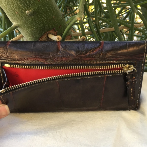 ❌Sold❌Dooney & Bourke Croc Wallet - Picture 2 of 7